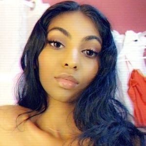 Meet your Posher, Arielle